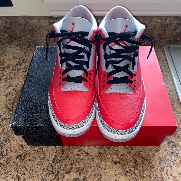 Air Jordan se fire red